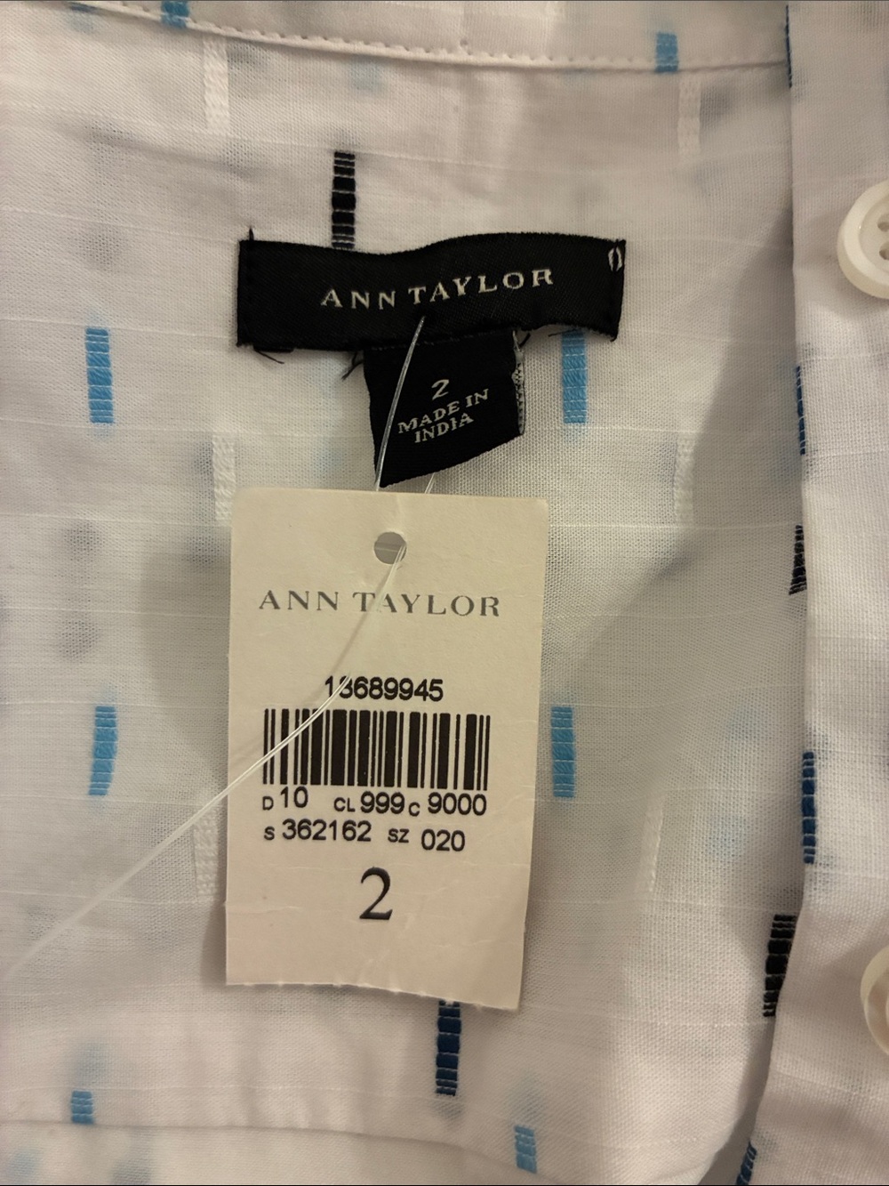 Ann Taylor White Sleeveless Shirtdress with Blue Geometric Print, knee length - Picture 4 of 4